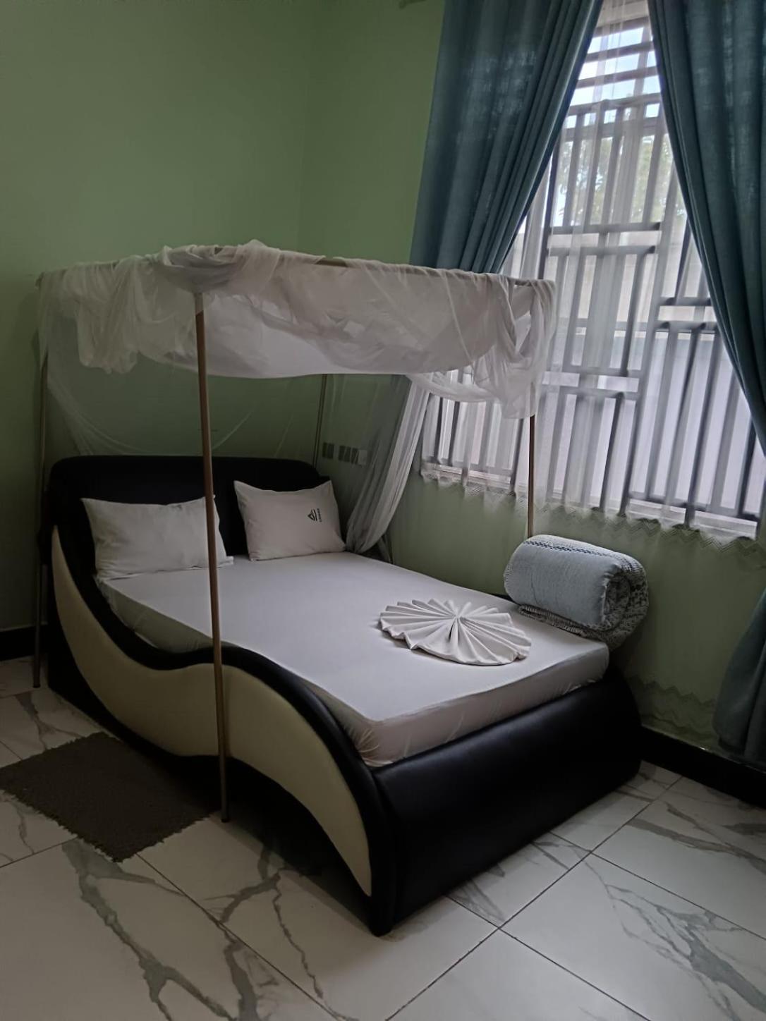 Hba Lodge Kahama Ngoại thất bức ảnh